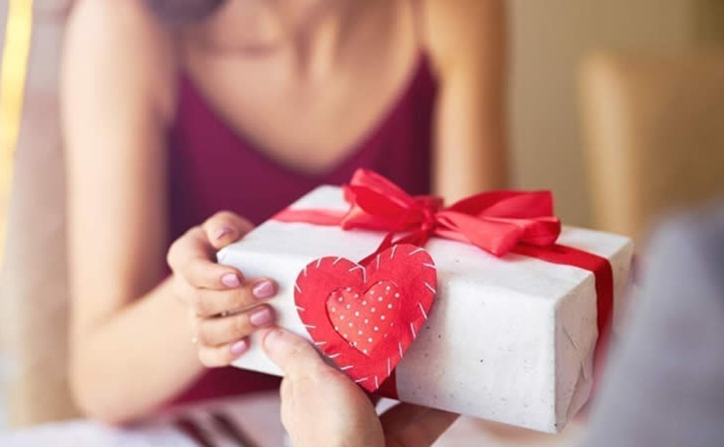 30 Best Valentine’s Day Gift Ideas For Him