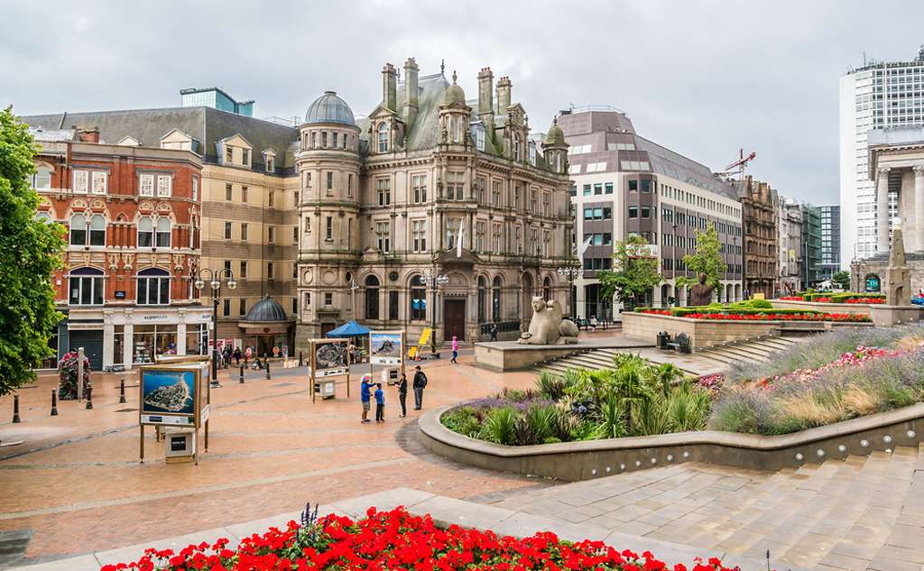 Discover Birmingham. Explore interesting places to visit
