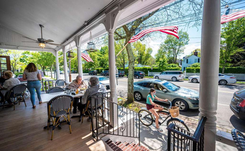 Bellport Restaurants